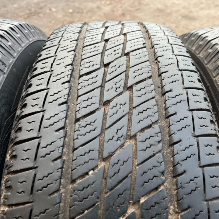 Лето Toyo 215/70 R16 Диски 5x114.3 D67.1 ET38