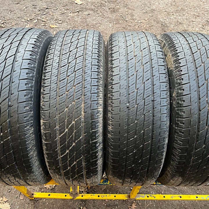 Лето Toyo 215/70 R16 Диски 5x114.3 D67.1 ET38