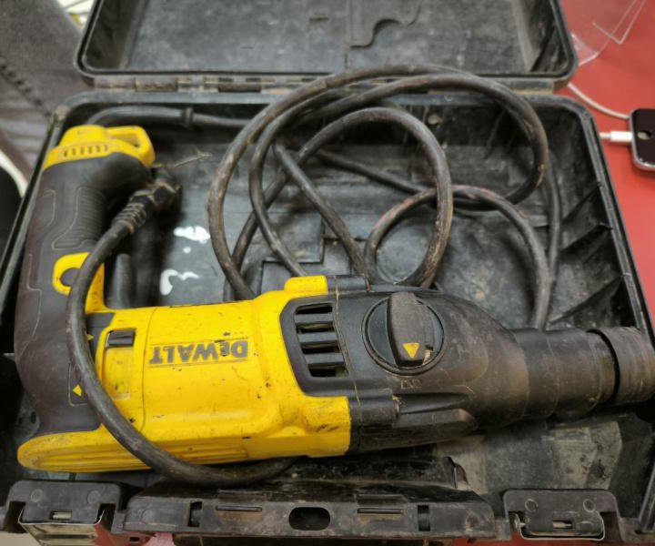 Перфоратор Dewalt D25133