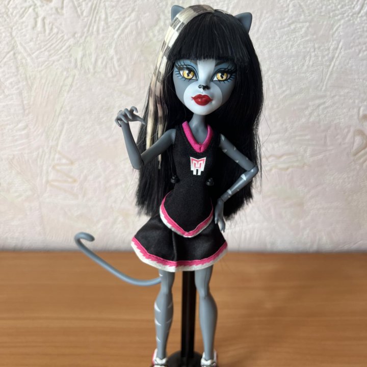 Кукла Monster High Пурсифона Чирлидерша