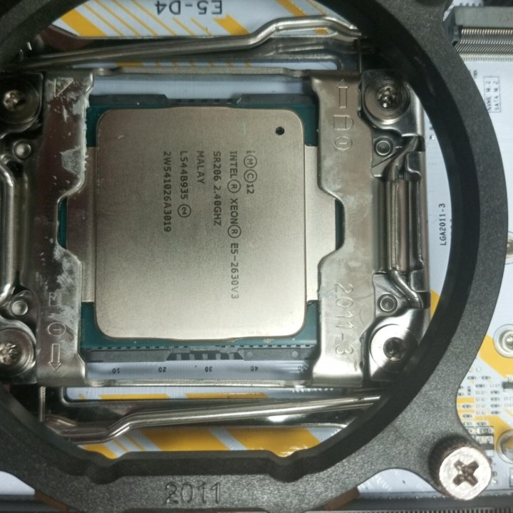 Процессор Xeon E5 - 2630 v3