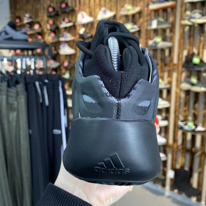 Кроссовки Adidas Yeezy Boost 700