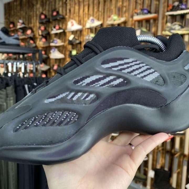 Кроссовки Adidas Yeezy Boost 700