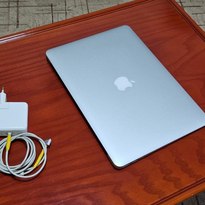 Ноутбук Macbook Air (A1466)