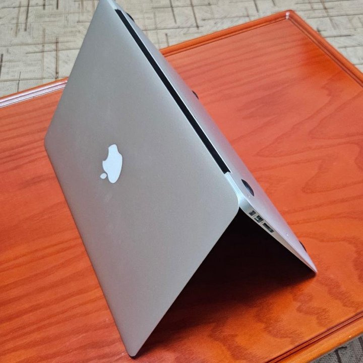 Ноутбук Macbook Air (A1466)