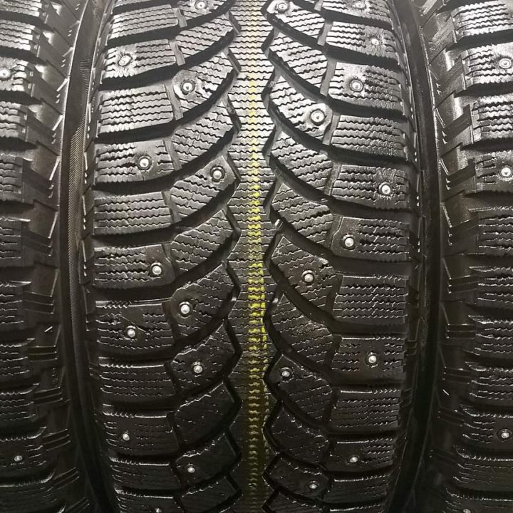 Bridgestone Blizzak Spike-01 R17 225/60 103T