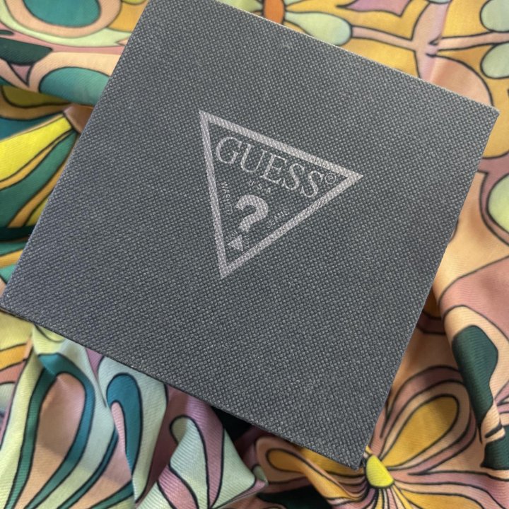 Часы женские Guess