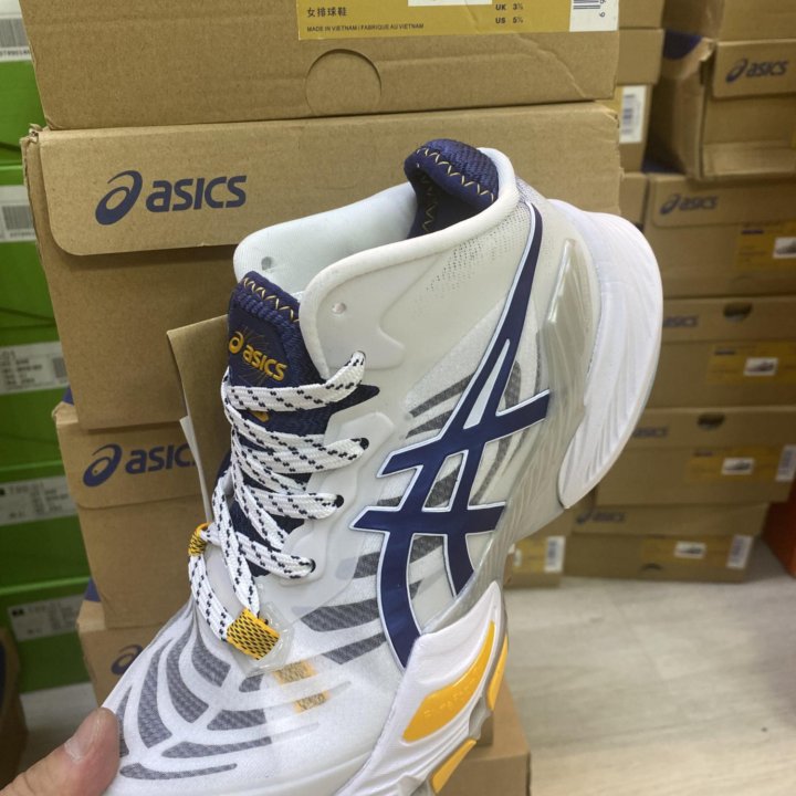 ASICS METARISE