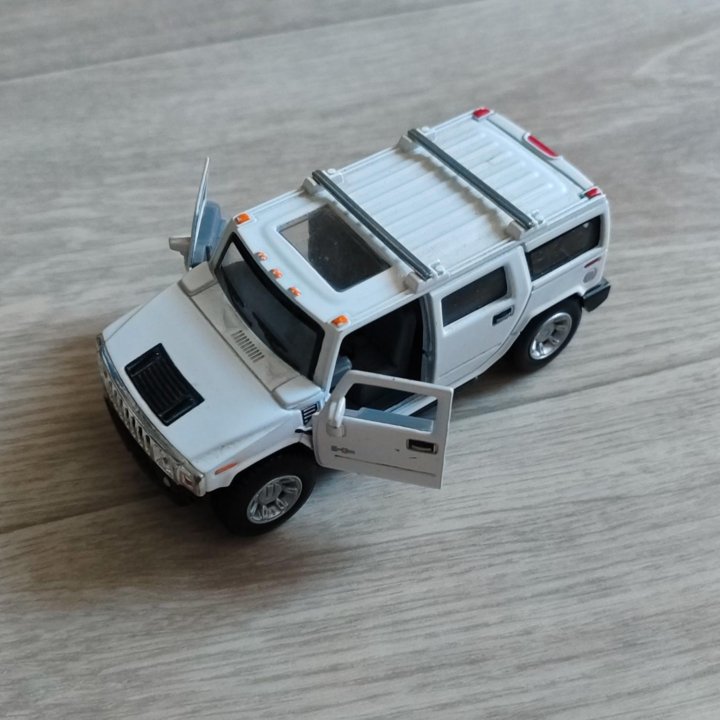 Металлическая моделька 2008 Hummer H2 SUV