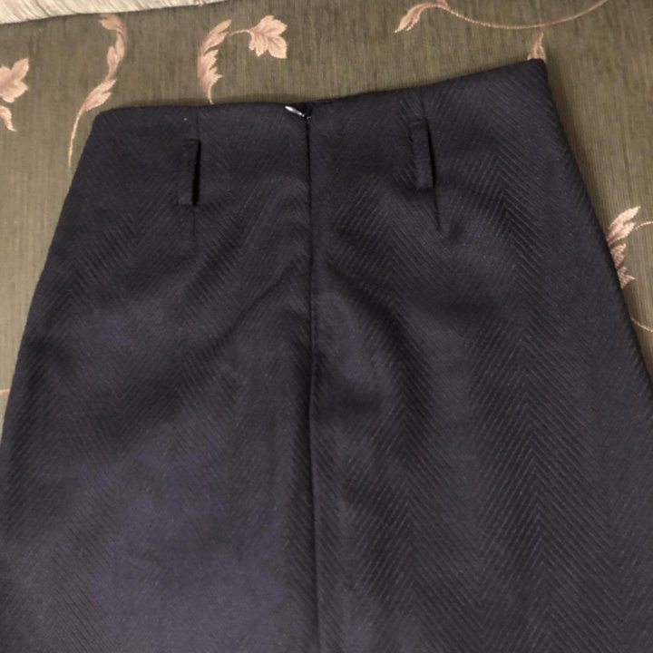 Черная мини юбка