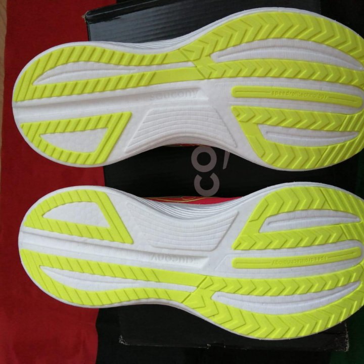 Кроссовки Saucony Endorphin Speed 3