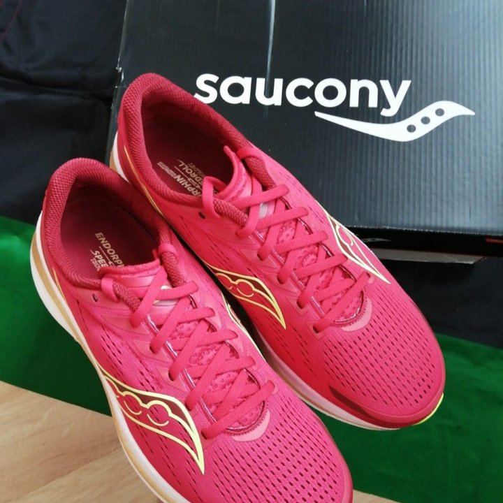 Кроссовки Saucony Endorphin Speed 3