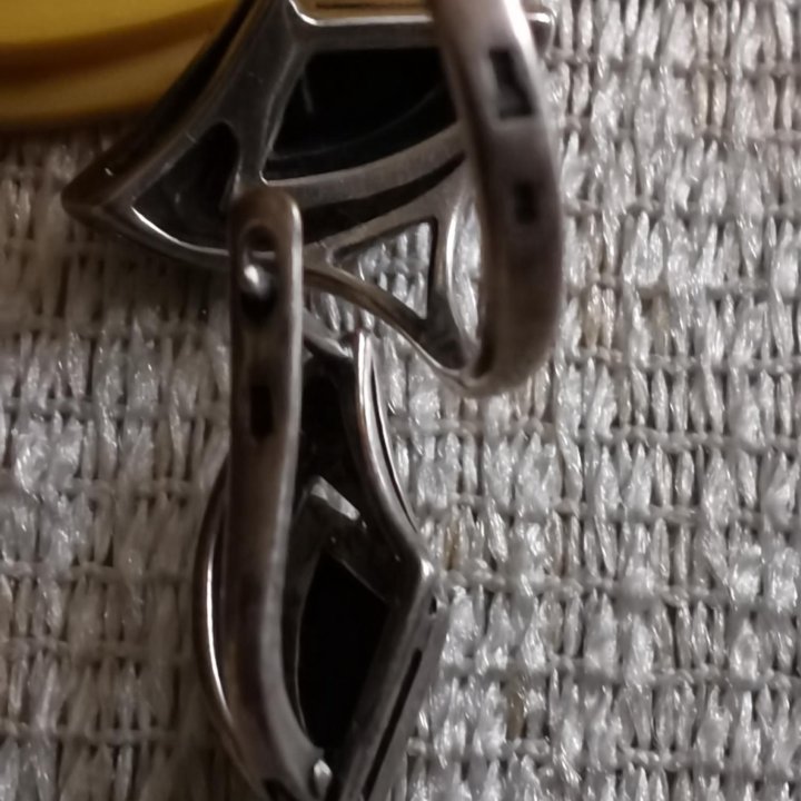 Гарнитур. Кольцо и серьги.