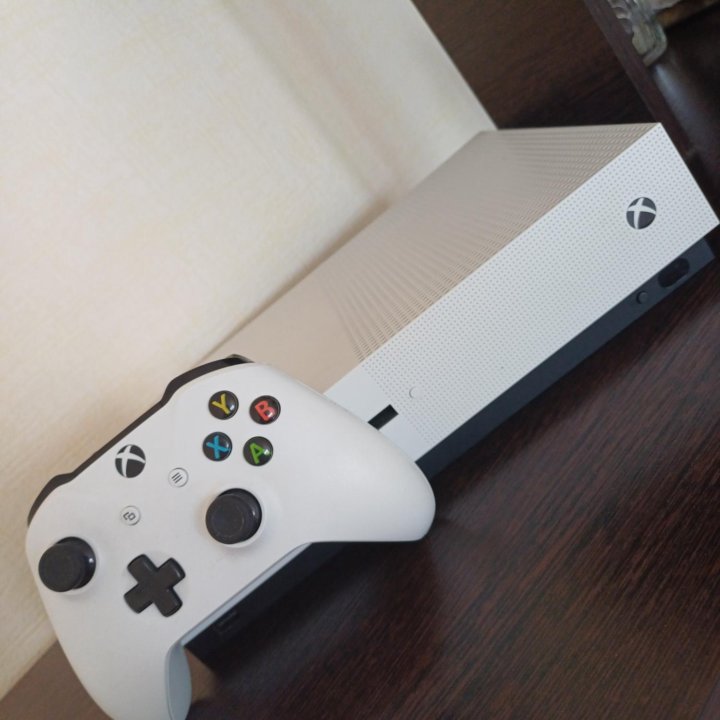 Игровая приставка Microsoft Xbox One S 1Тб