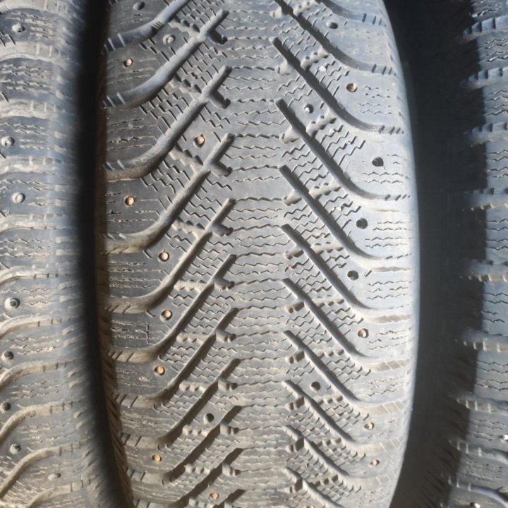 Goodyear UltraGrip 500 245/65 R17 107