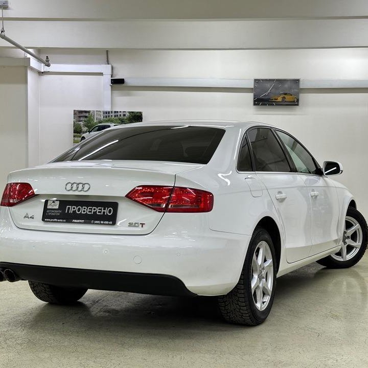 Audi A4, 2011