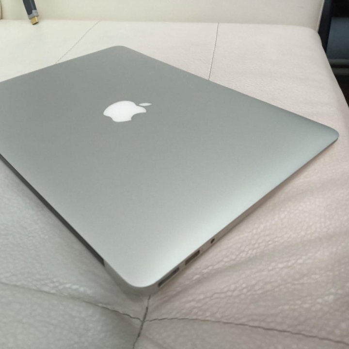 MacBook Air 13 + Office , отличное состояние с зар