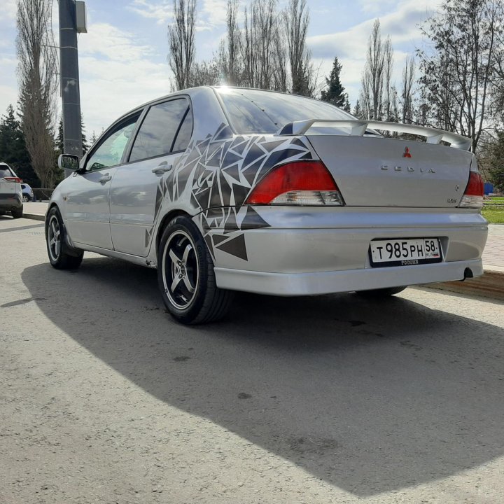 Mitsubishi Lancer, 2001