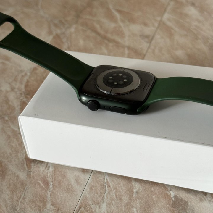 Apple Watch Series 7 45 mm green