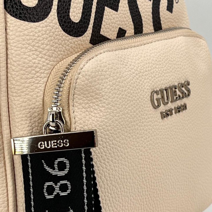 Рюкзак GUESS