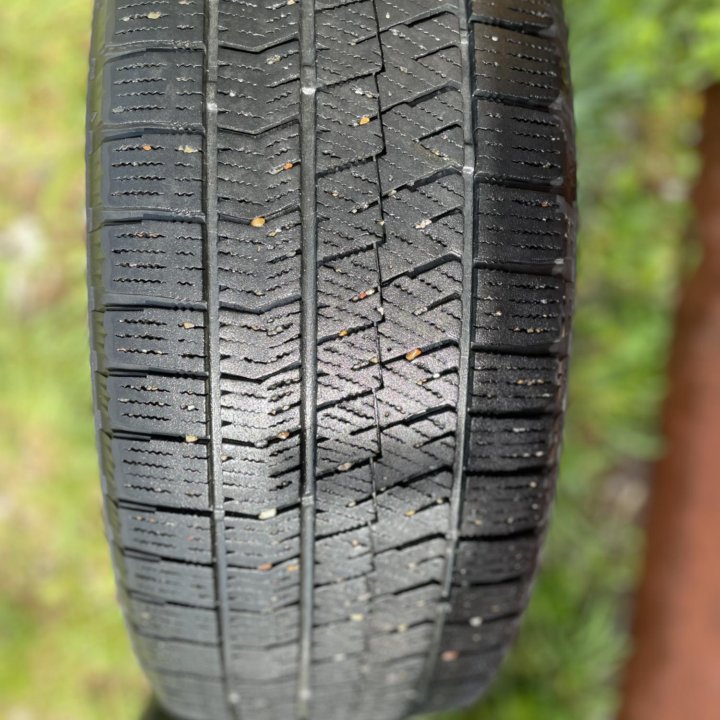 Шины Bridgestone 215/45 r17 в Хабаровске