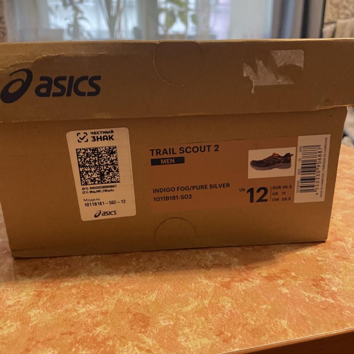 Кроссовки ASICS
