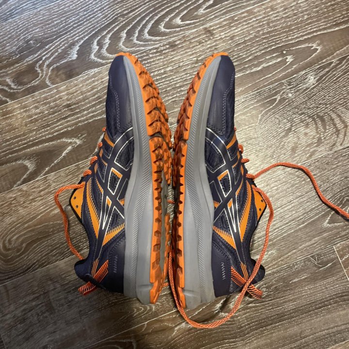 Кроссовки ASICS