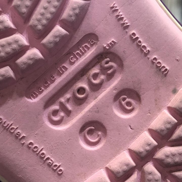 Сандалии Crocs для девочки