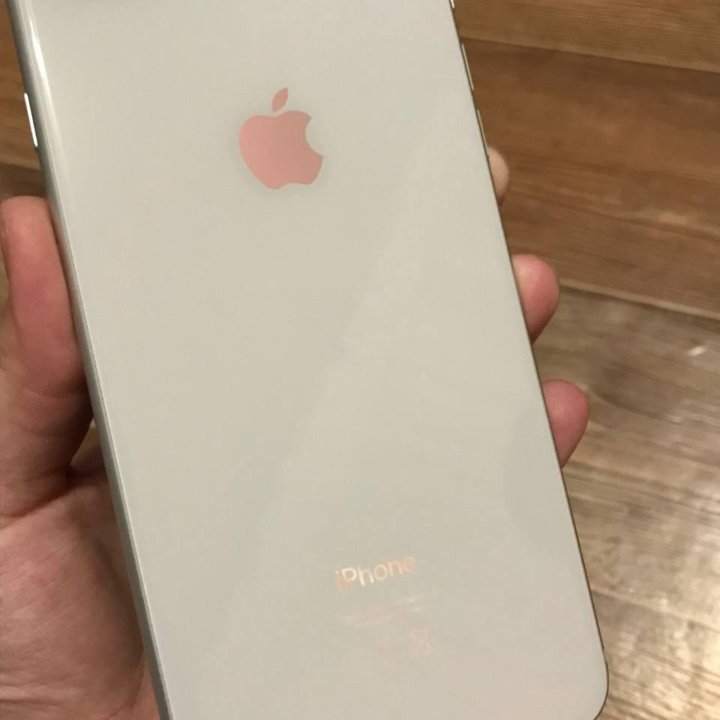 iPhone 8 Plus