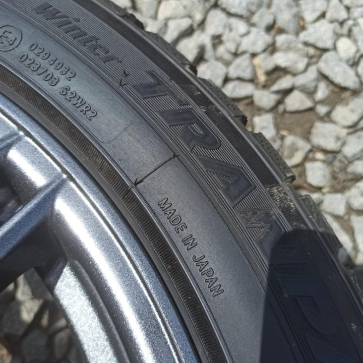 Зимние шины Toyo 225/50 R18