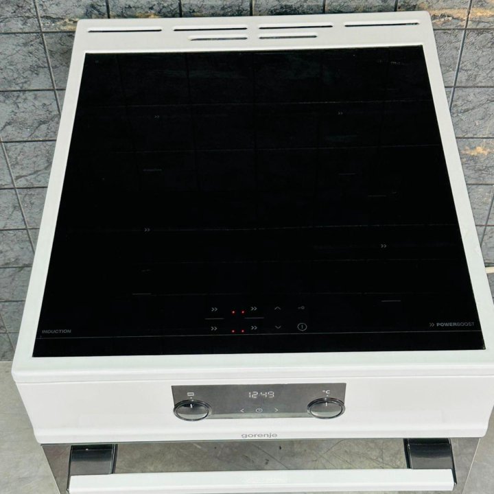 Плита индукционная gorenje EIT5355WPG