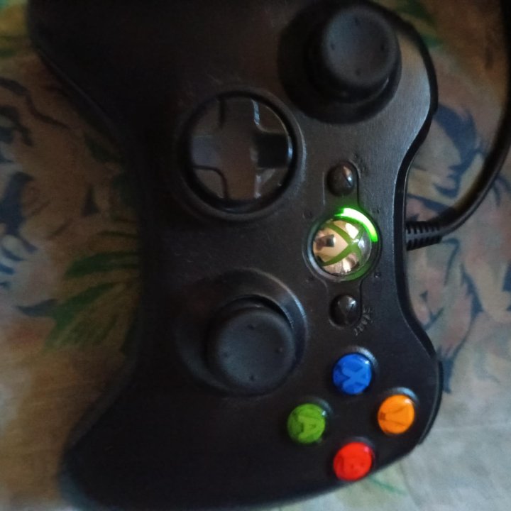 Xbox 360 б/у работает