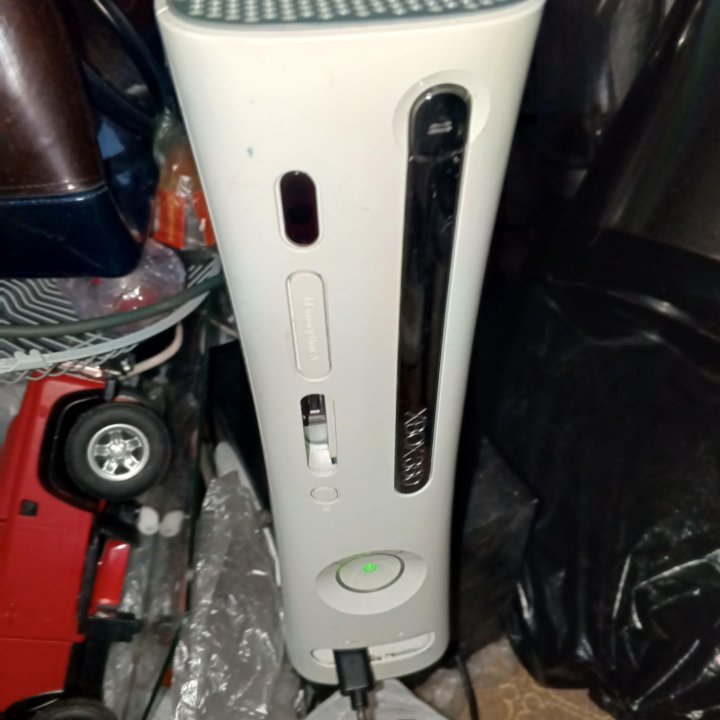 Xbox 360 б/у работает