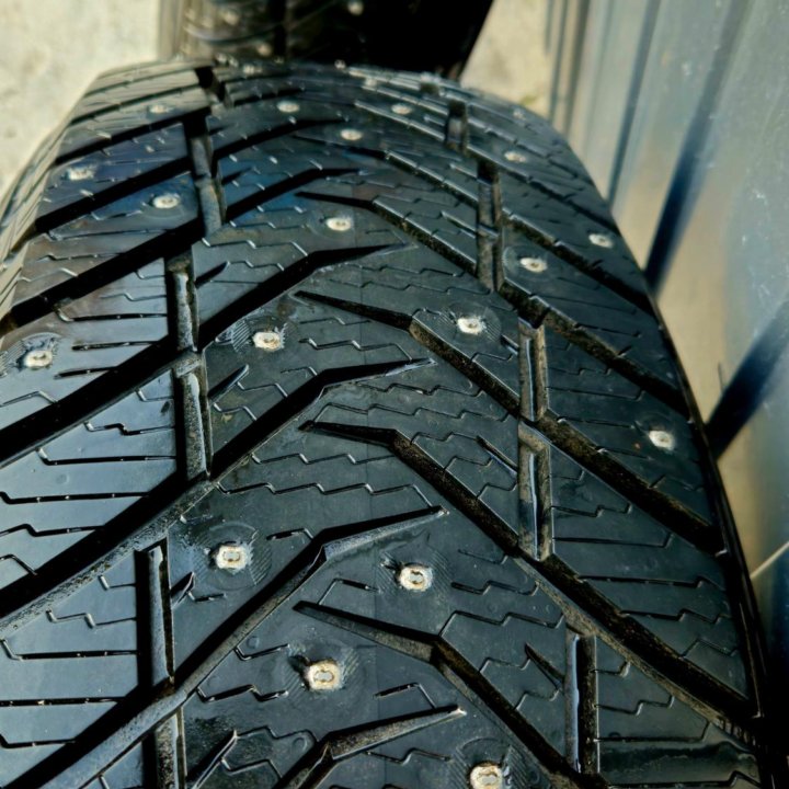 Yokohama Ice Guard IG65 235/65 R18 110T