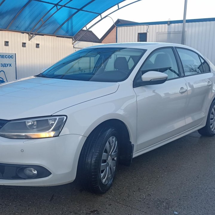 Volkswagen Jetta, 2012