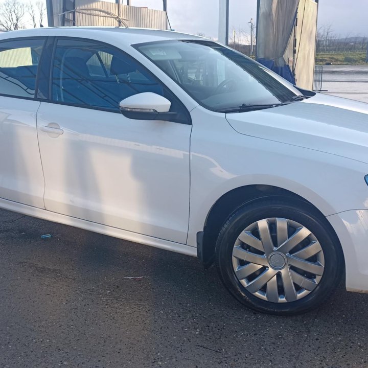 Volkswagen Jetta, 2012