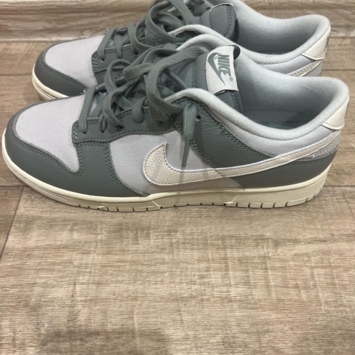 Кроссовки Nike dunk low