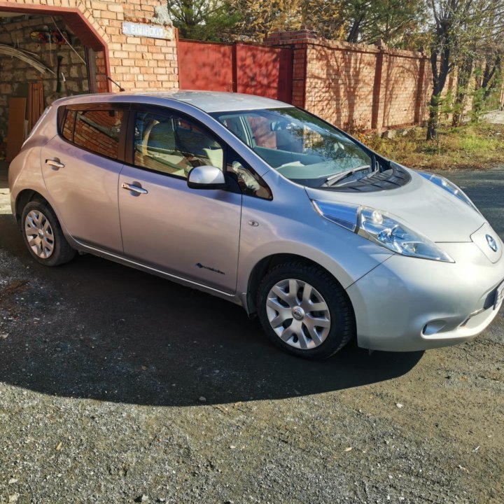 Nissan Leaf, 2012