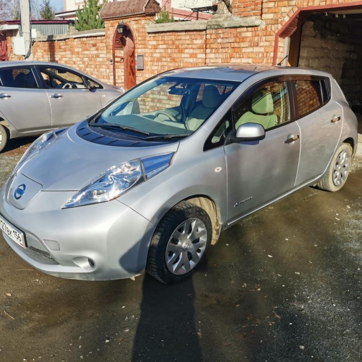 Nissan Leaf, 2012