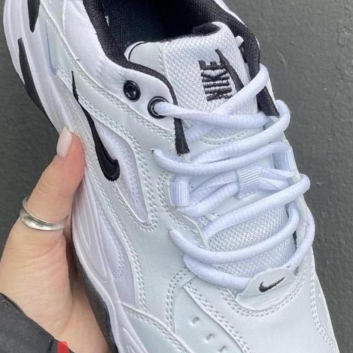 Кроссовки Nike
