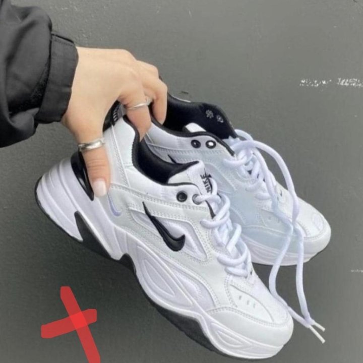 Кроссовки Nike