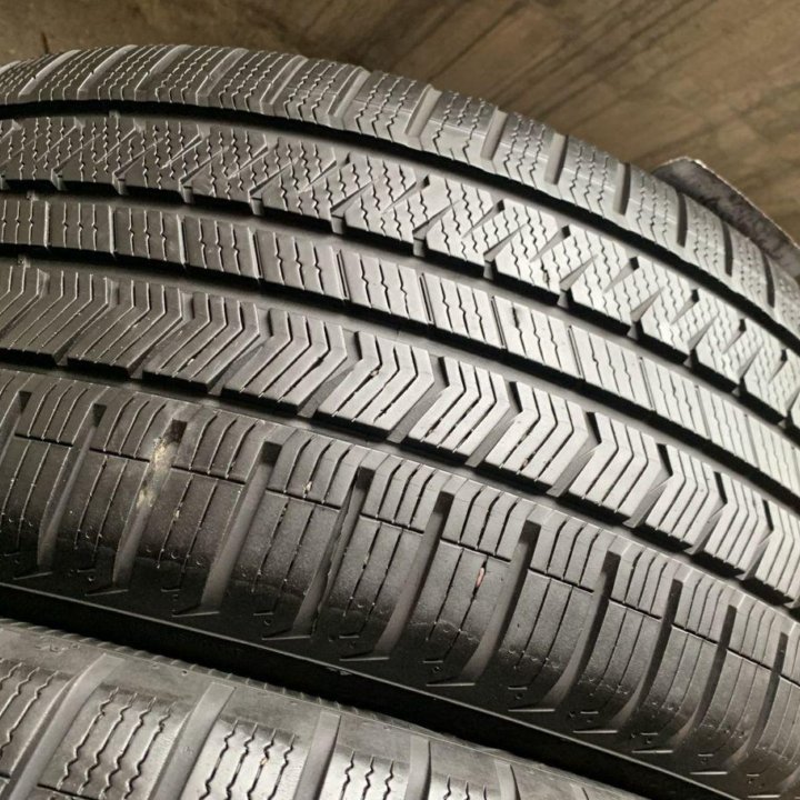 Vredestein Quatrac 255/45 R20