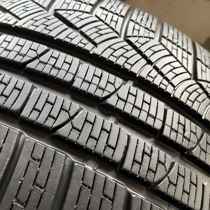 Pirelli Winter Sottozero 255/40 R18