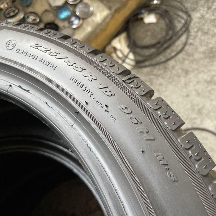 Pirelli Winter Sottozero 255/40 R18