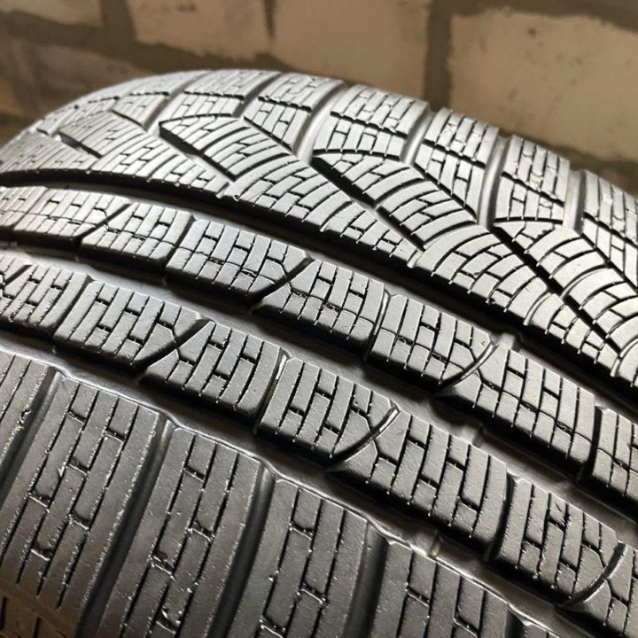 Pirelli Winter Sottozero 255/40 R18