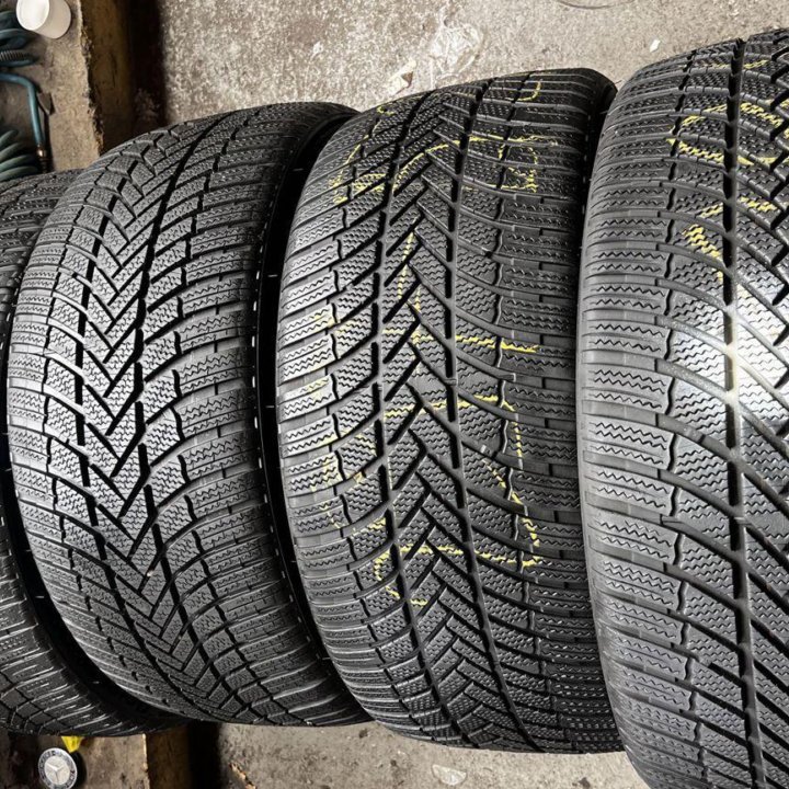 Bridgestone Blizzak LM-005 265/40 R21