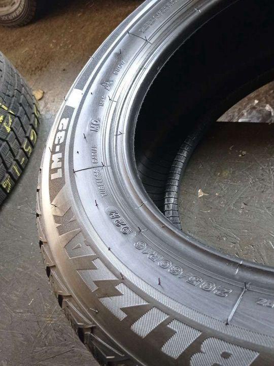 Bridgestone Blizzak LM-32 205/60 R16