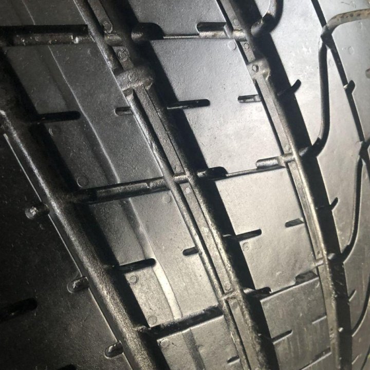 Pirelli P Zero 255/40 R21