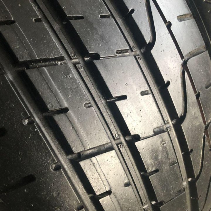 Pirelli P Zero 255/40 R21