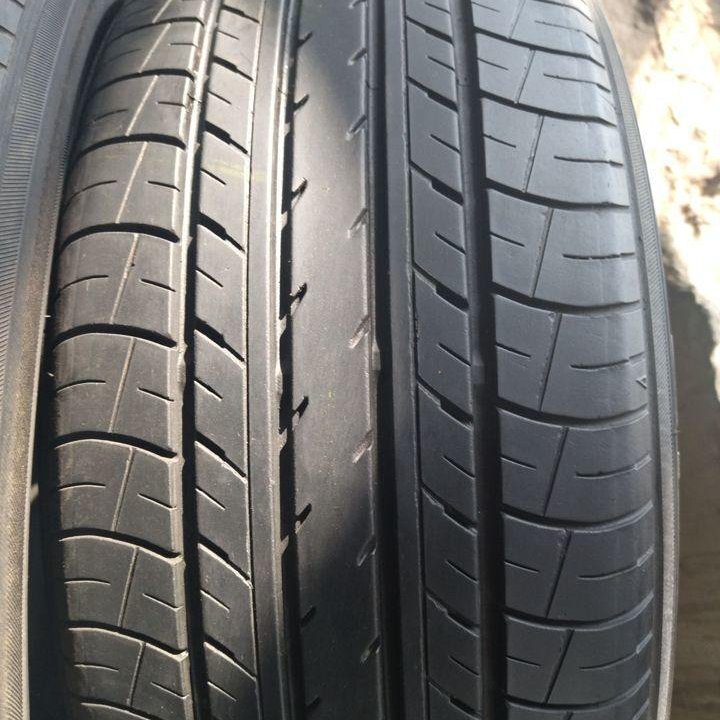 Yokohama dB Decibel E70 215/55 R17 94V